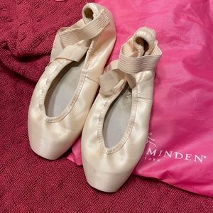 Gaynor Minden pointe shoes